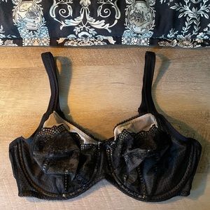 WACOAL bra w/ underwire in black + cream, Style no. 855216; size: 40D